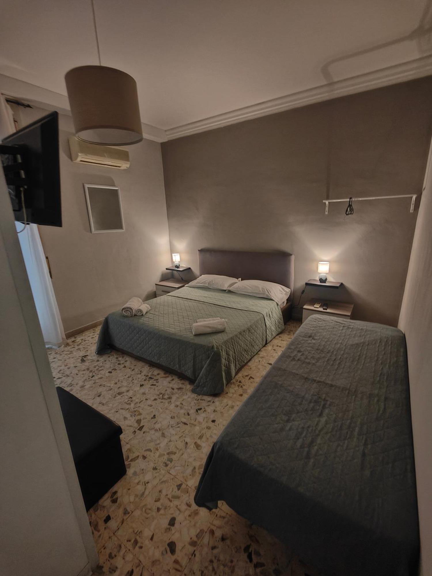 Etnea Gioeni House Suite Catania Phòng bức ảnh
